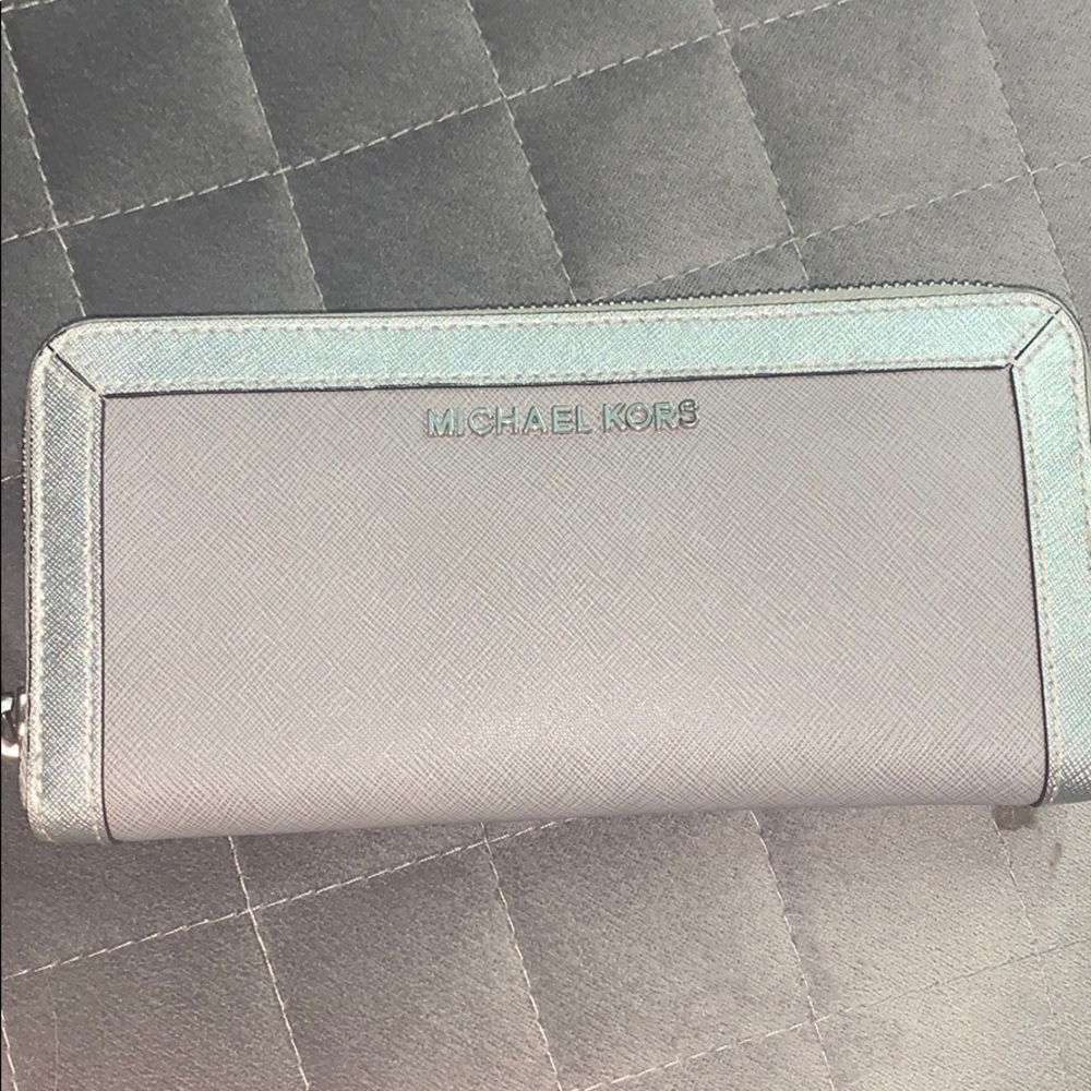 Silver Michael Kors Wallet NEW